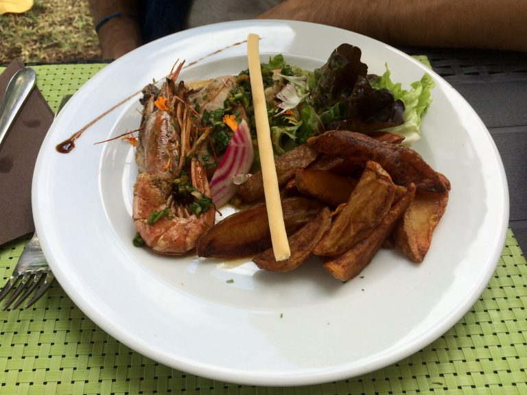 bonne adresse restaurant saint-paul 974 la barque-ile-reunion-assiette-de-la-mer-2