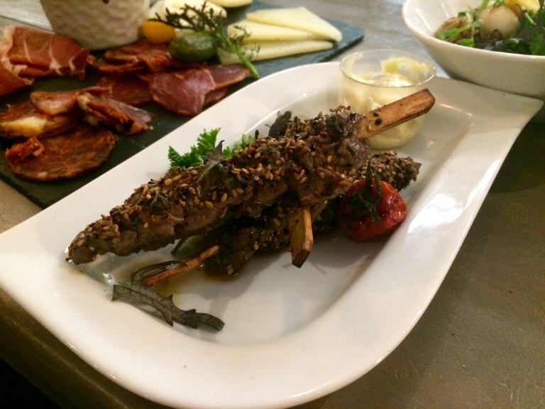 apoteek Bonne adresse restaurant cocktail tapas saint-denis 97400-boeuf-2