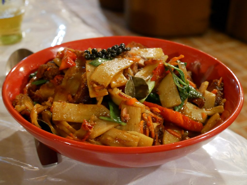 laan duangjan bonne adresse restaurant thai saint paul 974 porc croustillant curry rouge